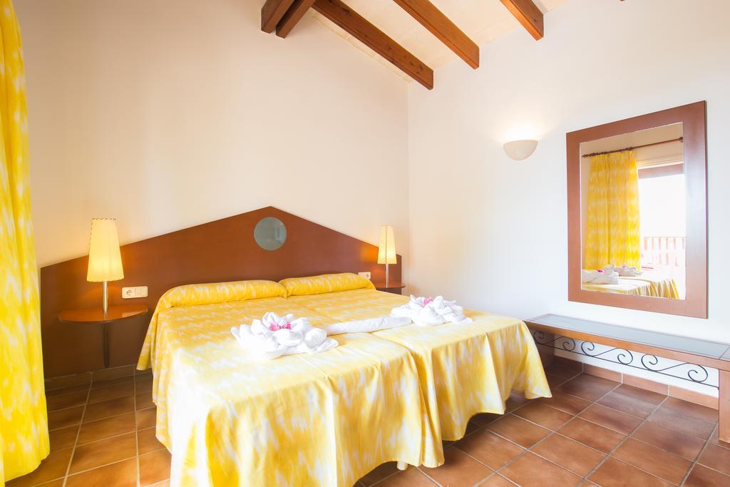 Club Pueblo Menorquin Apartment ซิวตาเดญา ภายนอก รูปภาพ