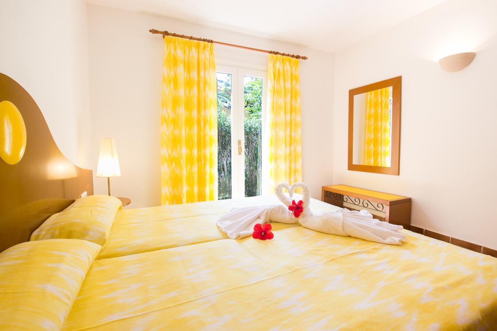 Club Pueblo Menorquin Apartment ซิวตาเดญา ภายนอก รูปภาพ