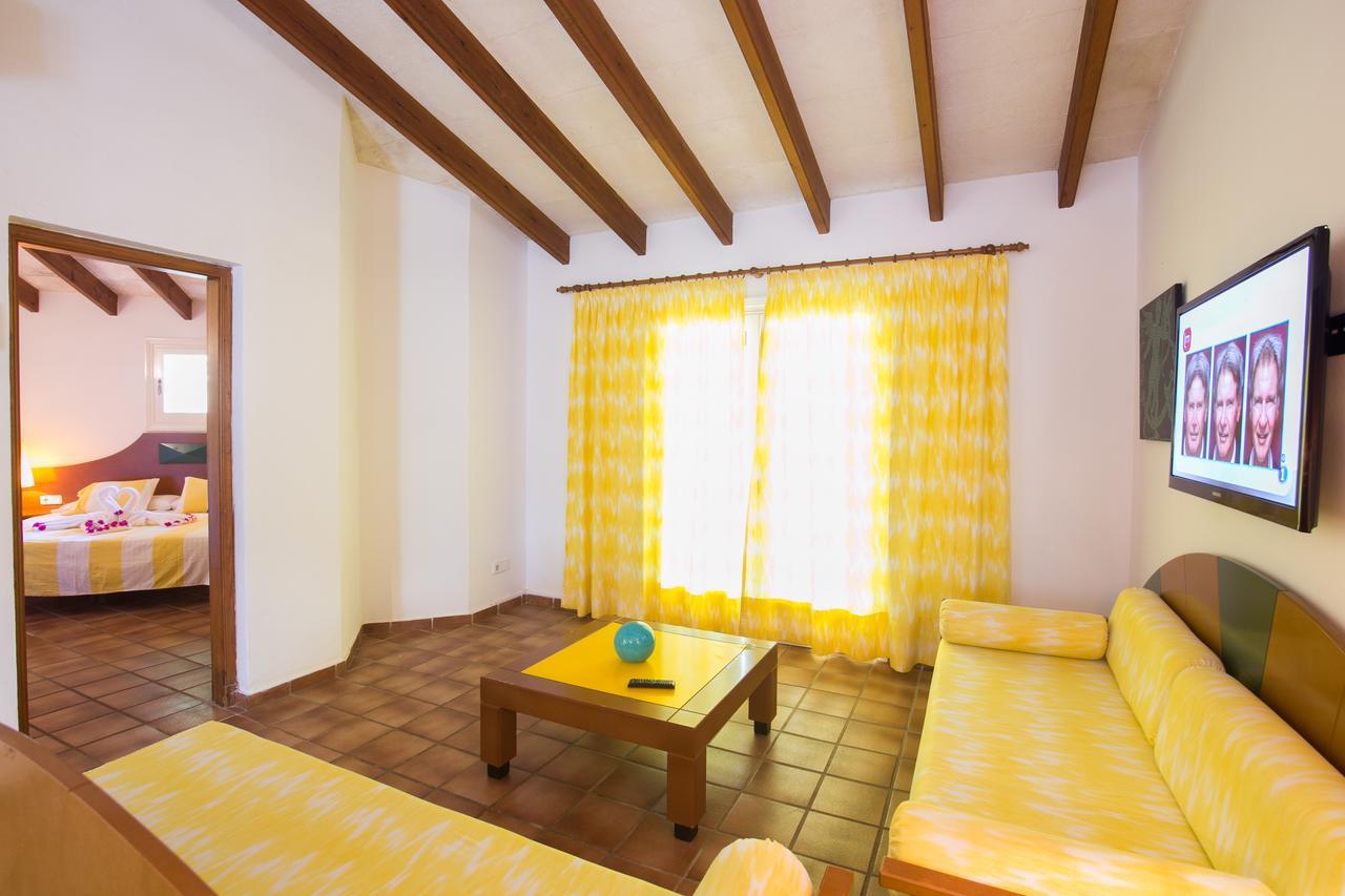 Club Pueblo Menorquin Apartment ซิวตาเดญา ภายนอก รูปภาพ